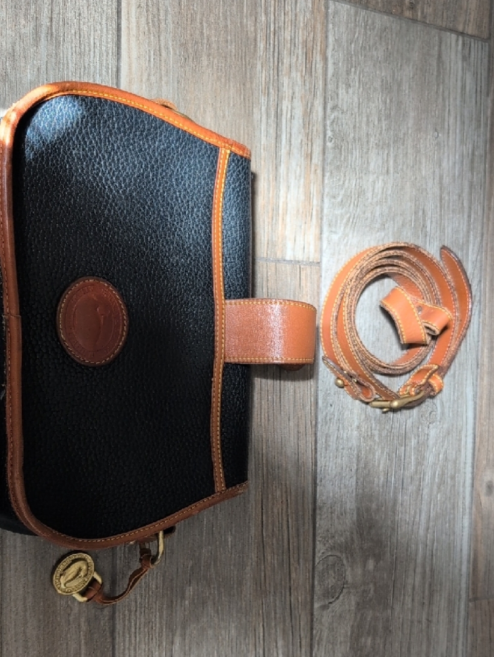 ❤️ Dooney & Bourke Leather Crossbody Saddle Bag in Black and Brown - Picture 6 of 7
